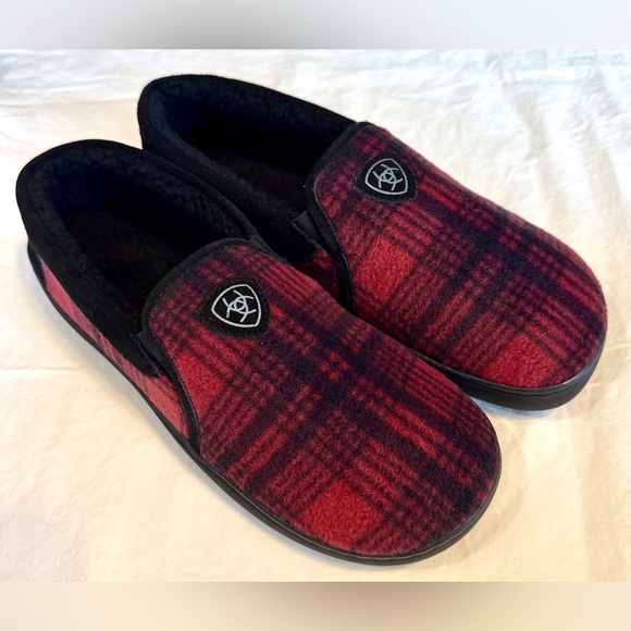 ARIAT New in Gift Tin Plaid Felt Men’s Fleece Slippers - Picture 3 of 14